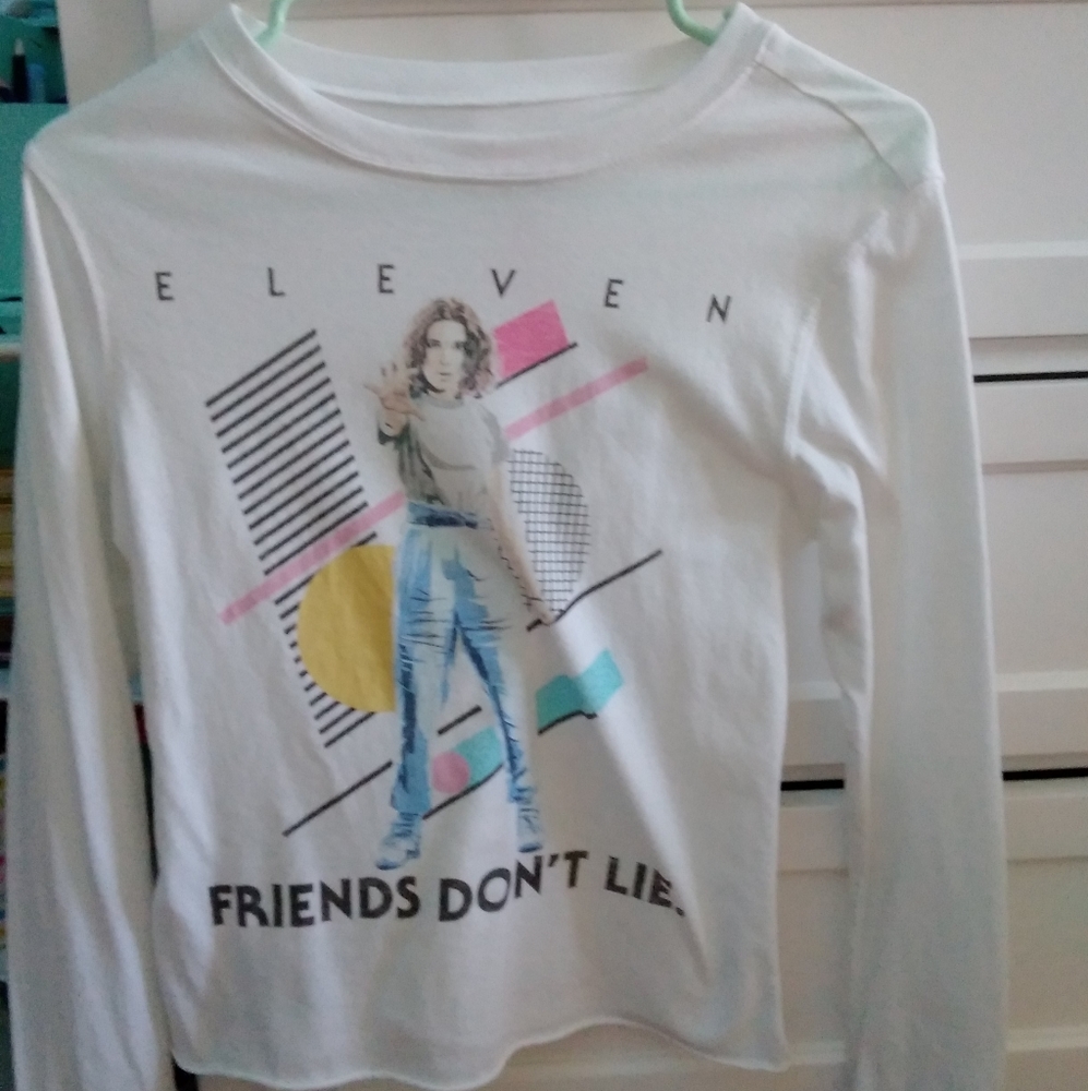 Stranger things eleven "friends dont lie" t-shirt